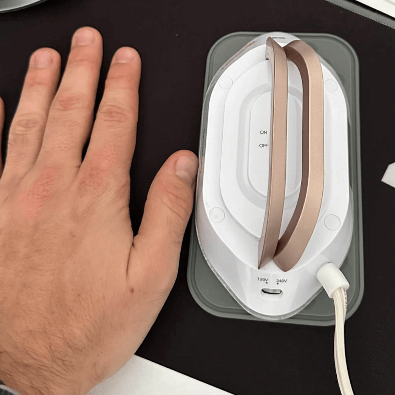 ReseStryk™ | Packa lätt, se snygg ut - skrynkelfria kläder på ett enkelt sätt!