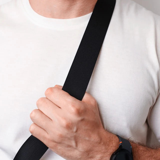 SäkraSling™ | Det smarta, säkra och eleganta sättet att bära med sig det viktigaste – handsfree och bekymmersfritt.